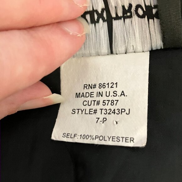 Un Deux Trois Girls Black Brocade Damask Sleeveless Skater Dress Party Holiday - Picture 7 of 8